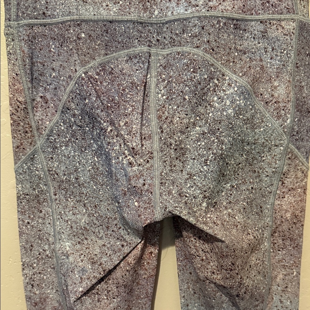 Lululemon Athletica Purple and Gray Leggings 4 - Picture 8 of 9